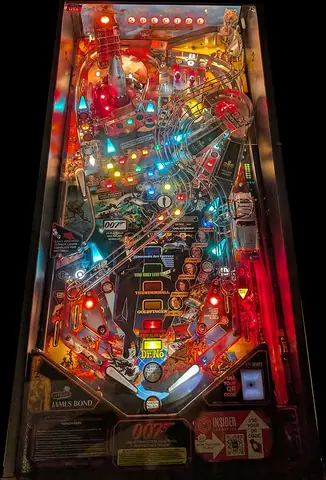 James Bond 007 playfield