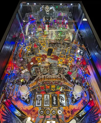 Metallica Remastered playfield