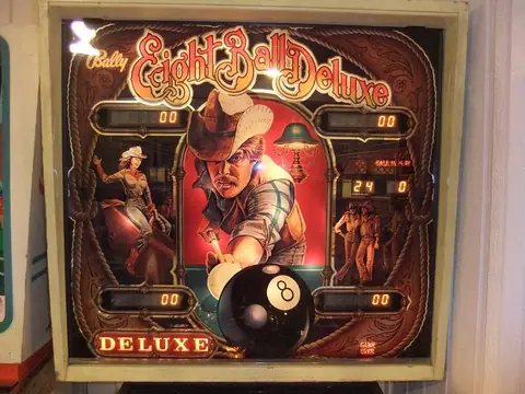 Eight Ball Deluxe (1984 edition) backglass